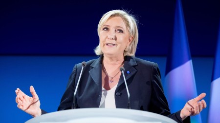 “Xüsusi elçi”: Marin Le Pen “it evinə get” ifadəsində irqçi heç nə görmür