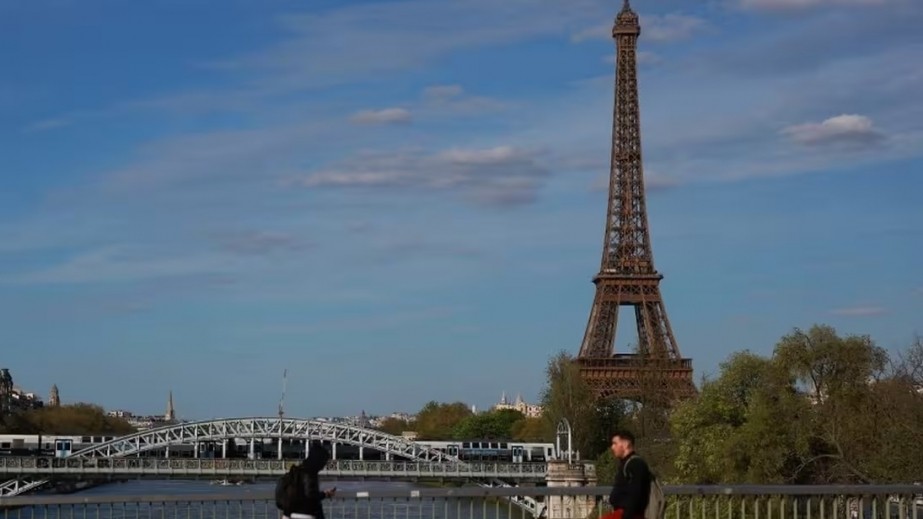 Parisdə, 44.000 maneə ilə üzləşdi, turistlər əsəbilik və istefa arasında