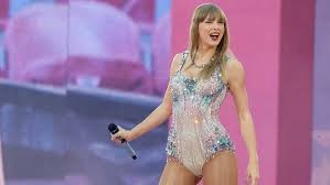 Taylor Swift Vyana hücumunun qarşısı alındıqdan sonra Ed Şiranı ilk konsertinə dəvət edir