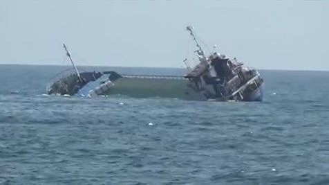 Kanalı keçmək üçün yeni cəhd çərşənbə axşamı ölümcül gəmi qəzasından bir gün sonra müşahidə edildi