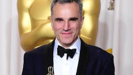 Daniel Day-Lewis, oğlu Ronan Day-Lewis'in rejissorluq debütü olan "Anemone" üçün təqaüdə çıxdı