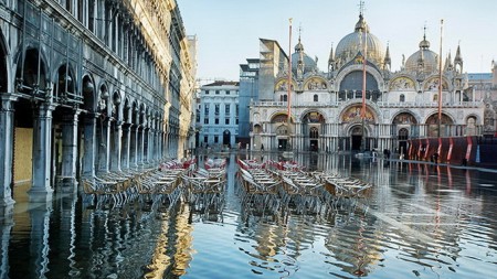 Venesiya 2025-ci il üçün bir günlük turistlər üçün giriş haqqını bərpa edir və son dəqiqə sifarişlərinin qiymətini iki dəfə artırır