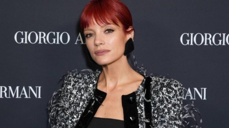 Lily Allen ayaq fotolarını OnlyFans-da yerləşdirir və bu, ona Spotify-dakı mahnılarından daha çox pul qazandırır