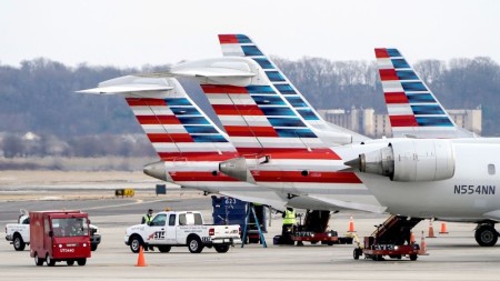 "Texniki problemlər" səbəbindən dayandırıldıqdan sonra American Airlines uçuşları bərpa edir