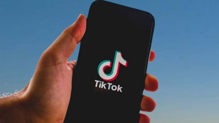 TikTok-un ağılsız qrip müalicəsi həqiqətən təsirlidirmi? Həkim bizə cavab verir