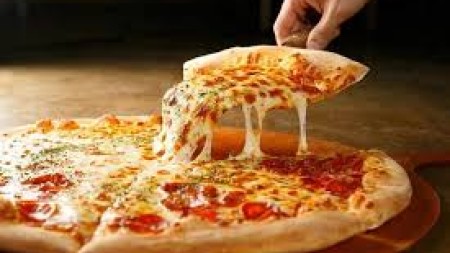 Dünya Pizza Günüdür: Bir dilim istərdinizmi?