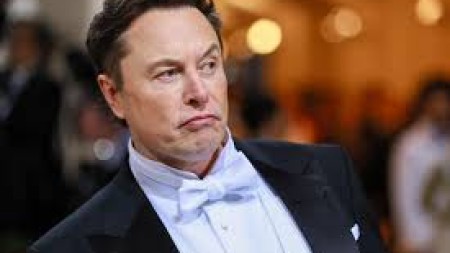 Elon Musk-Stil Qol Trend Bu Amerika Kahinin İşinə Bahadır