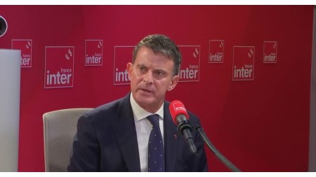 Reuniondakı siklondan sonra Manuel Valls bu təbii fəlakət əmrinin "yarı tədbirindən" təəssüflənir