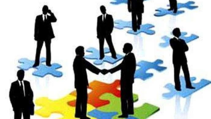 Cəmiyyətin qütbləşməsi gənc avropalıların söhbətlərinə necə təsir edir