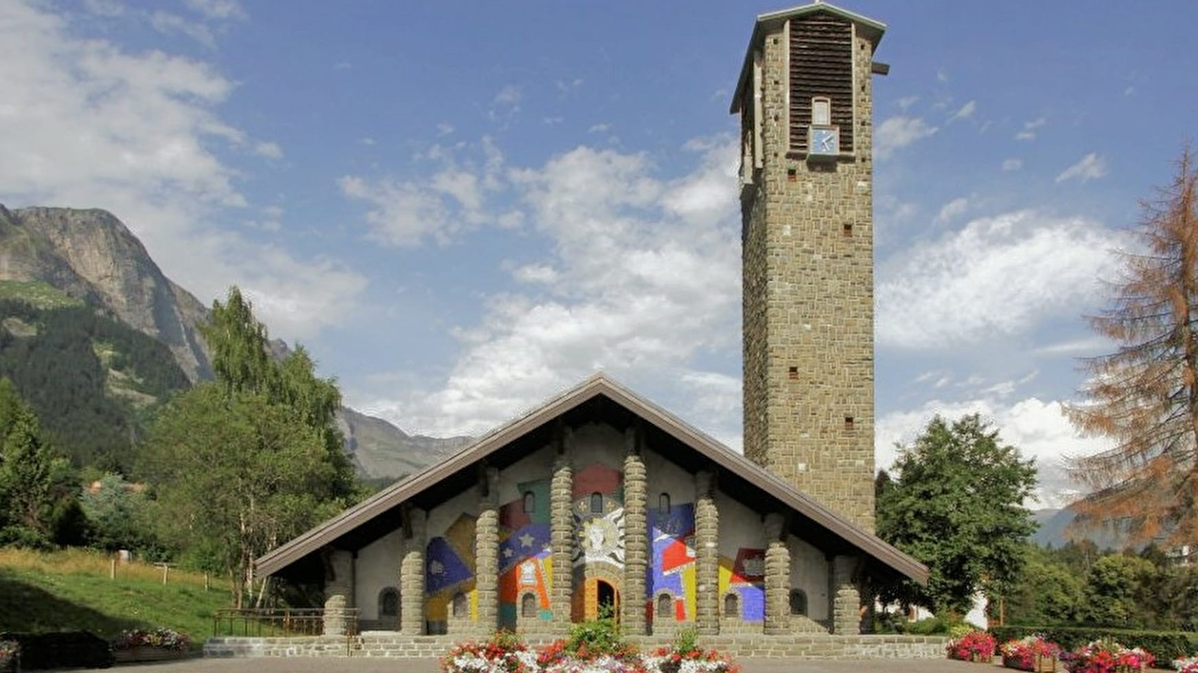 Nantda Notre-Dame-de-Toutes-Aides liseyinin şagirdləri mərhum sinif yoldaşını yad edirlər