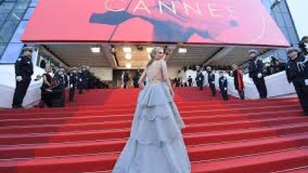 Kann Film Festivalı 2025: 'Öl, Sevgim' filminin direktoru Lynne Ramseyin fikrincə, doğum sonrası haqqında deyil