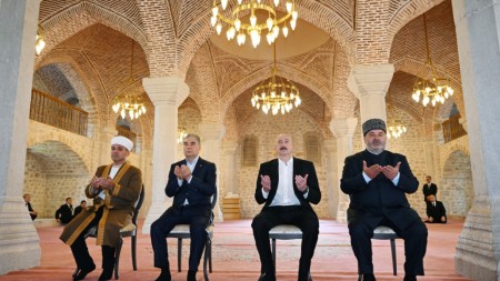 İlham Əliyev və Berdiməhəmmədov Yuxarı Gövhər Ağa məscidini ziyarət etdilər - FOTOLAR