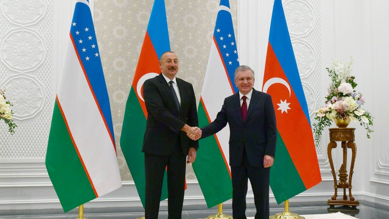 Prezident Şavkat Mirziyoyevi TƏBRİK ETDİ