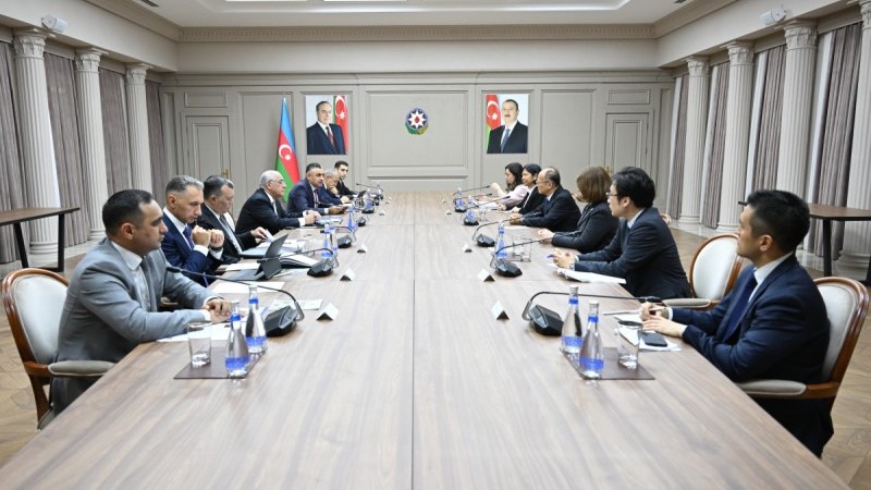 Əli Əsədov Asiya İnkişaf Bankının prezidenti ilə görüşüb