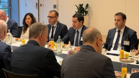 Hikmət Hacıyev NATO Baş Qərargahında blok rəhbərliyi ilə görüş keçirib