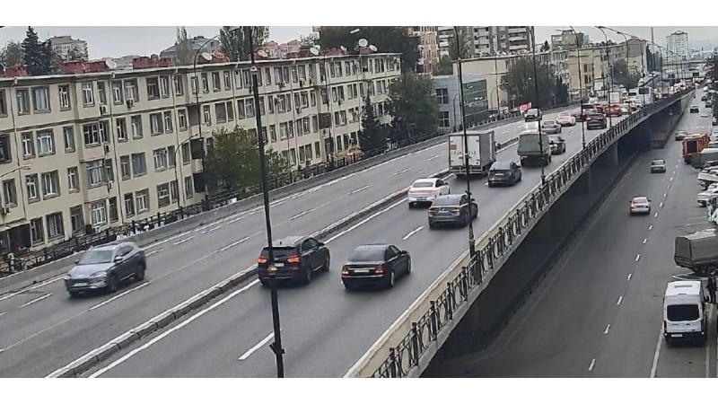 Bakının 17 yolunda tıxac var - SİYAHI