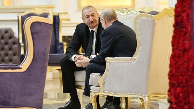 Putin İlham Əliyevi TƏBRİK ETDİ