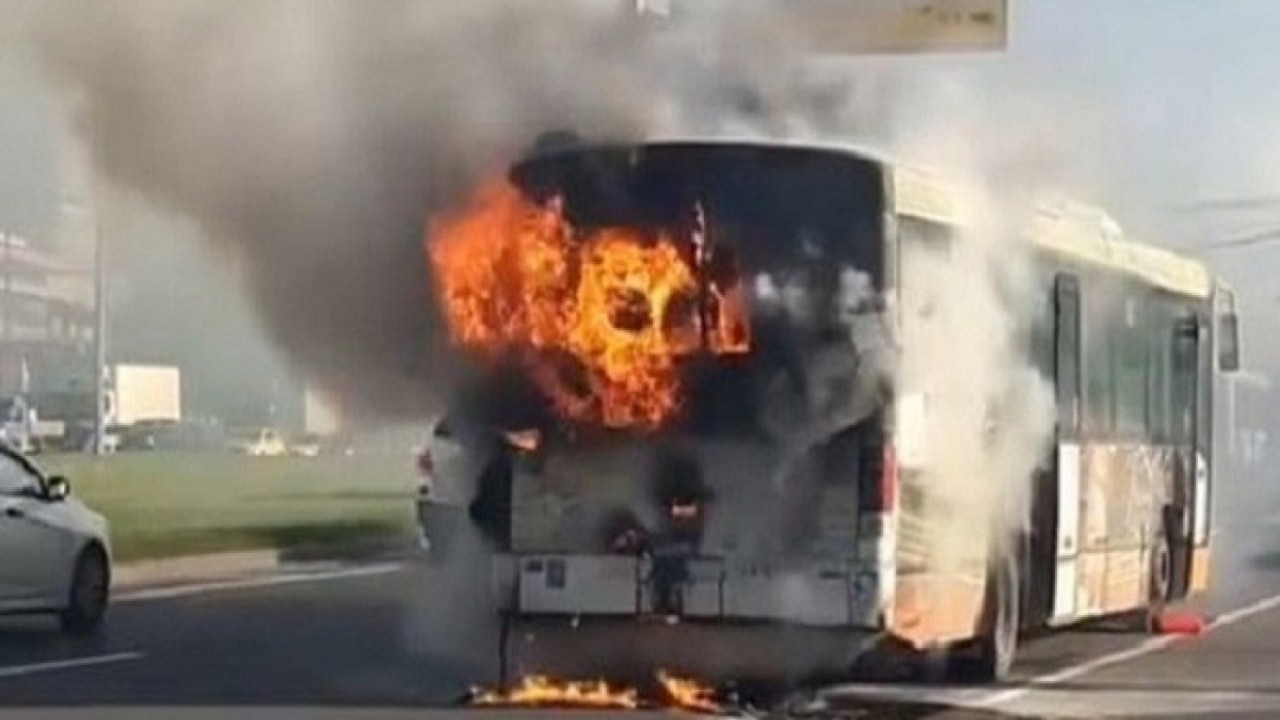 Sarayda avtobus yandı