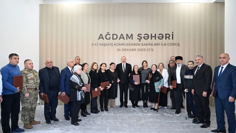 İlham Əliyev və xanımı Ağdamda sakinlərlə görüşdü - FOTOLAR + YENİLƏNİB