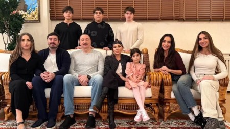 Prezidentin ad günündən ailəvi FOTOSU