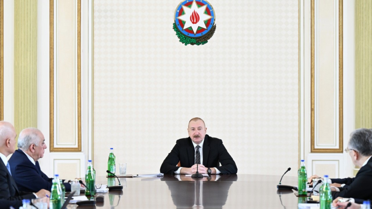 "Leysan yağışları yağan kimi şəhər nəqliyyatı iflic vəziyyətinə düşür" - Dövlət başçısı