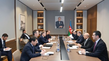 Ceyhun Bayramov İtaliya xarici işlər nazirinin müavini ilə görüşüb