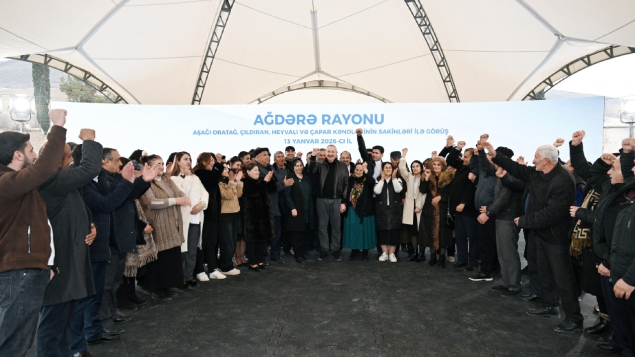 Prezident Ağdərədə sakinlərlə görüşdü