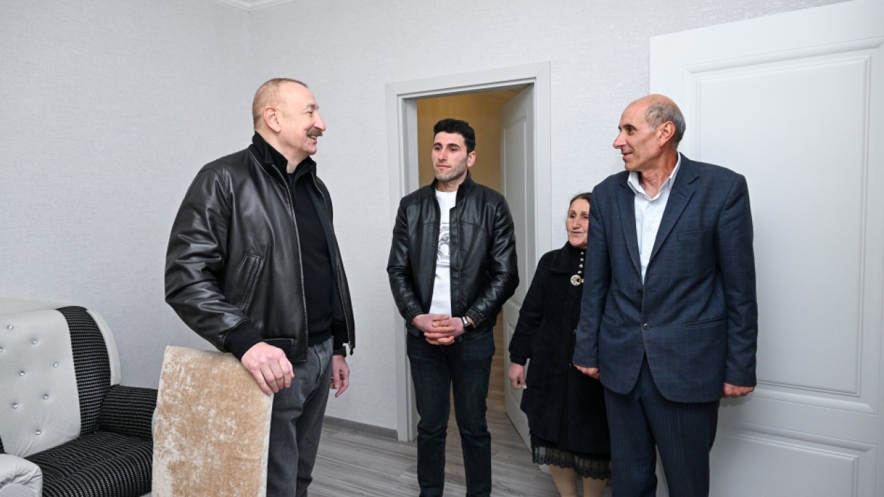 Prezident Çıldıran kəndindəki işlərlə tanış oldu - FOTOLAR + YENİLƏNİB