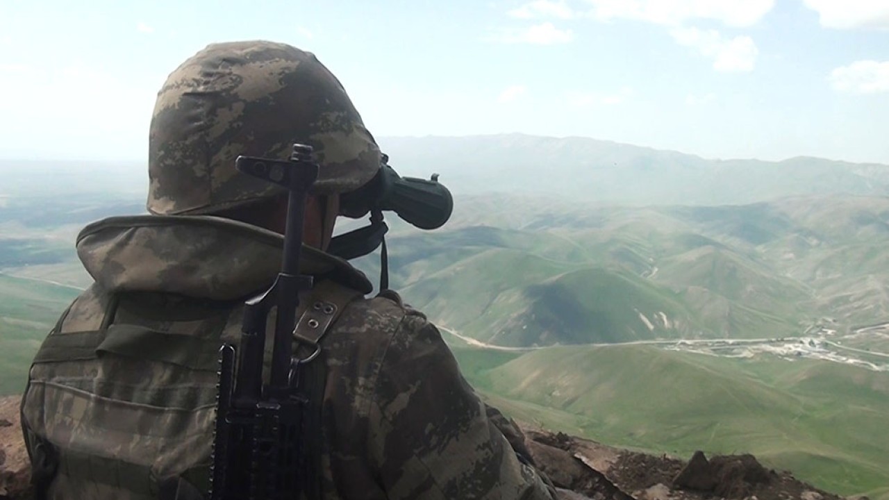 Erməniləri Qaragöldə xidmət yerinə Azərbaycan əsgərləri buraxır - Nazirdən etiraf