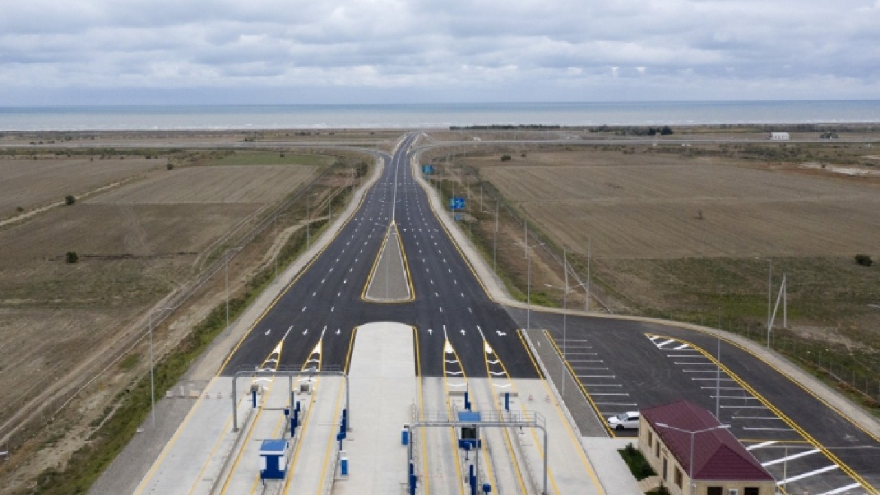 Ödənişli yollarda sürət həddi müəyyənləşdirilir