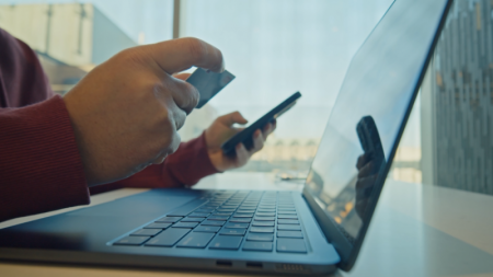 DİQQƏTLİ OLUN: Yardım toplamaq adı ilə dələduzluq halları artıb - VİDEO