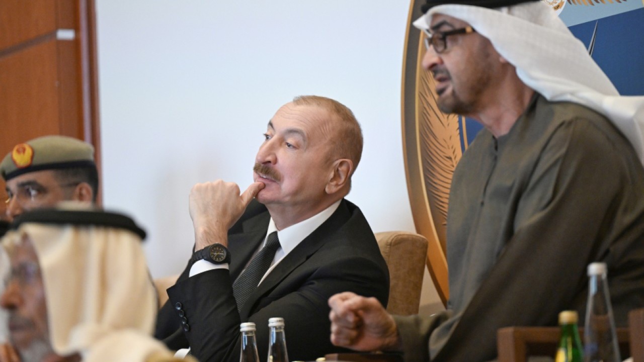 Prezidentlər Əbu-Dabidə birgə əməliyyat-taktiki təlimini izləyiblər - FOTOLAR