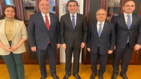 Azərbaycan-Türkiyə əlaqələri müzakirə edildi