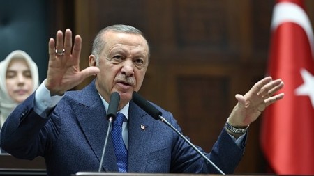 Ərdoğan iki naziri vəzifəsindən azad etdi