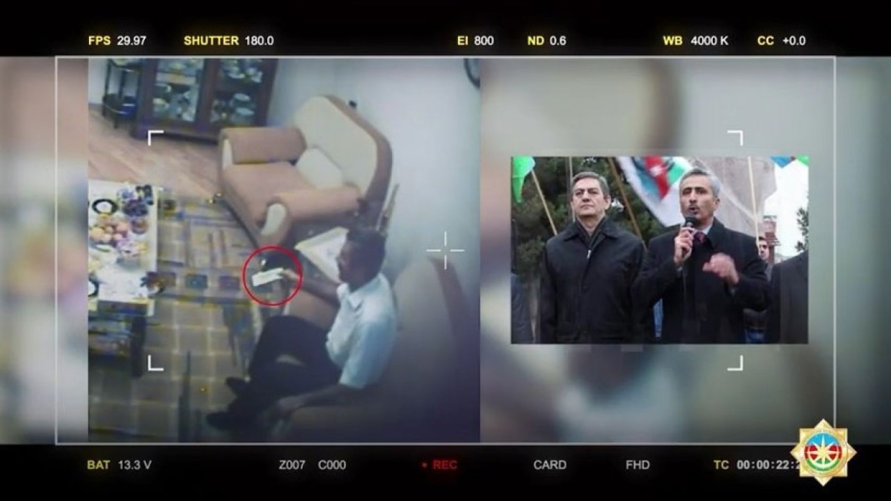 Fuad Qəhrəmanlının pul almasının görüntüləri - VİDEO