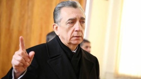 Eldar Əzizov müşavirə keçirdi - 3 rayonda sanitar təmizlik vəziyyətini sərt tənqid etdi