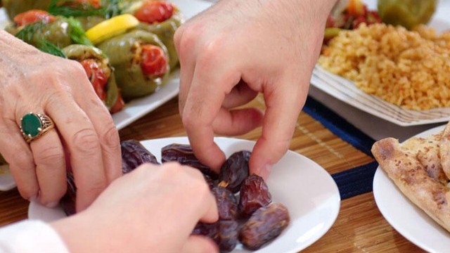 Namaz qılmayan şəxs oruc tuta bilər? - AÇIQLAMA