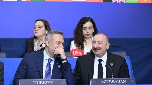 Prezident Sülh Şurasının ilk iclasında iştirak edib