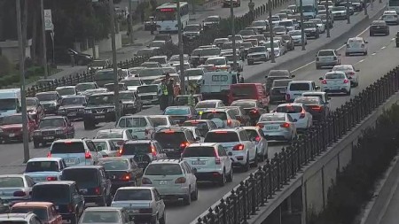 Bəzi yollarda tıxac var