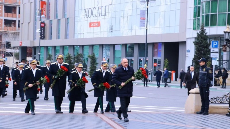 Prokurorluq əməkdaşları Xocalı soyqırımı abidəsini ziyarət etdi - FOTOLAR