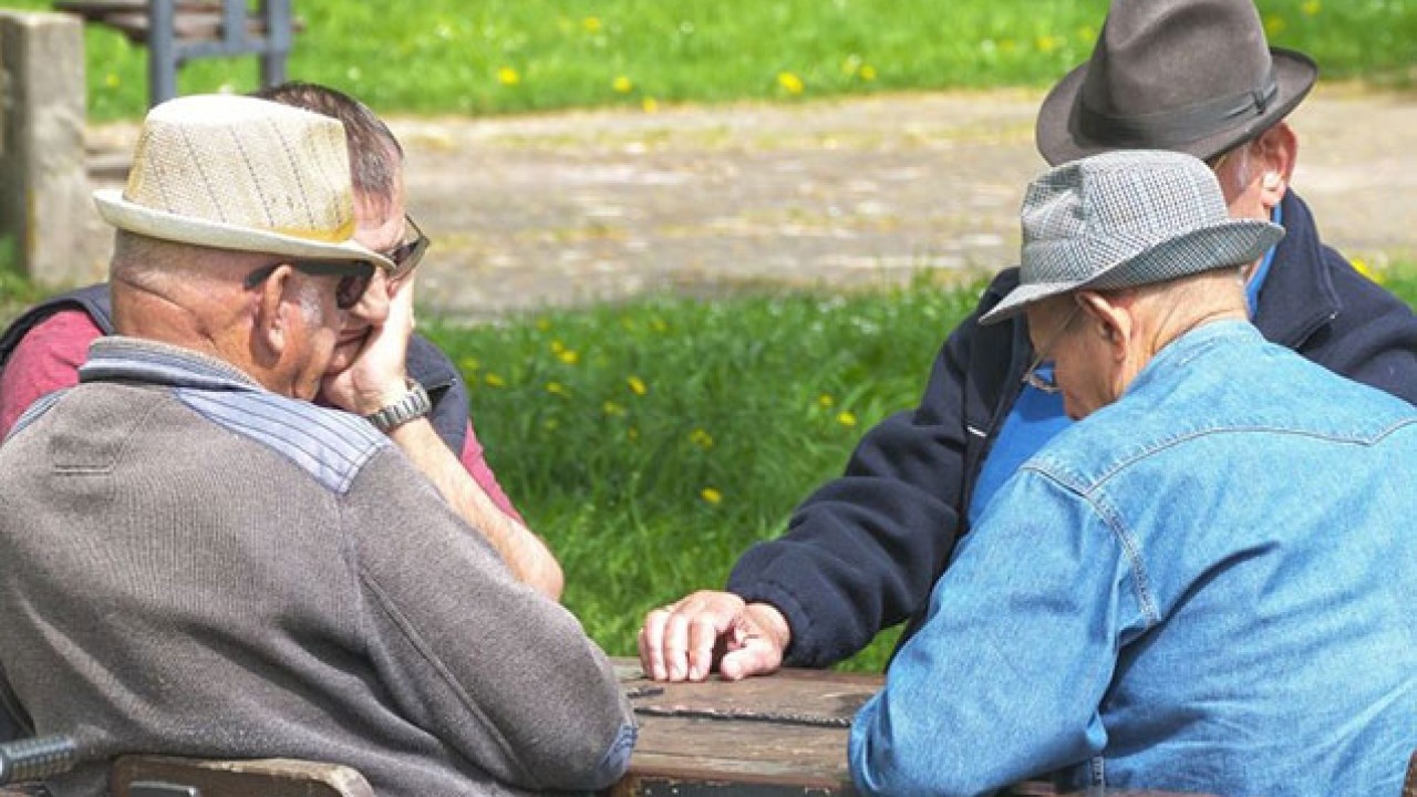 Pensiyaçılara şad xəbər - Ödənişlər qrafikdən əvvəl veriləcək