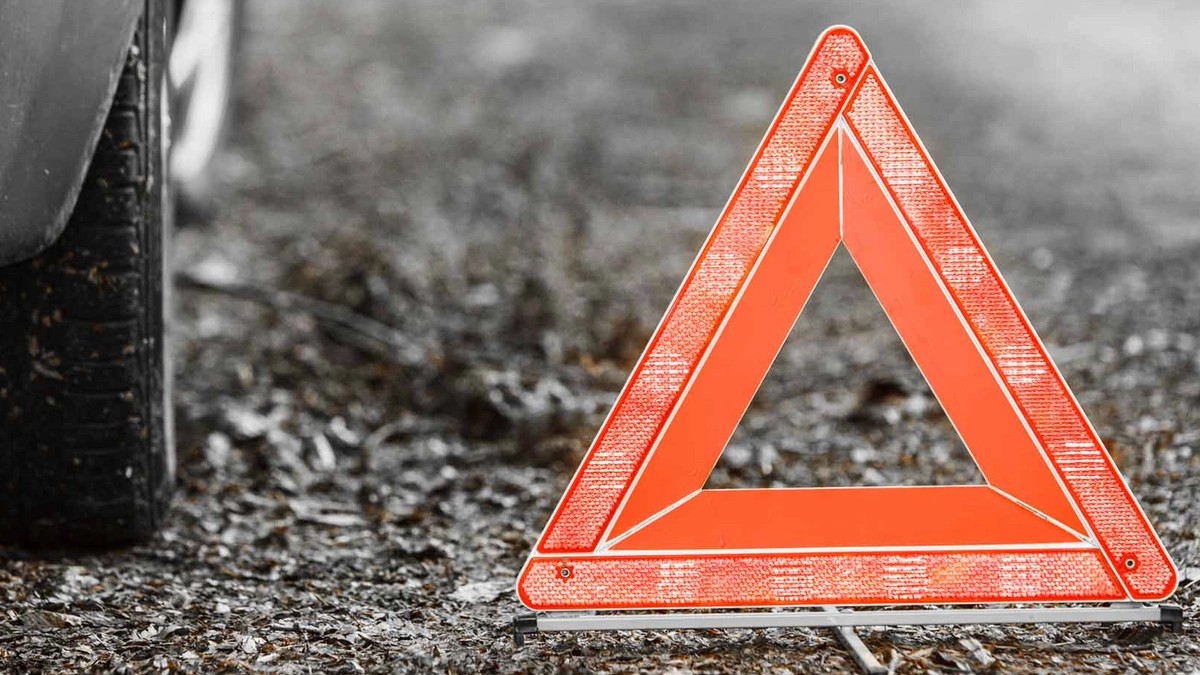 Goranboyda "Mercedes" yük maşını ilə toqquşdu - Sürücü yaralandı 