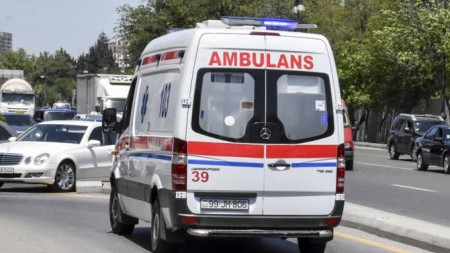 Üçüncü mərtəbədən yıxılan yeniyetmə 3 gün sonra öldü 