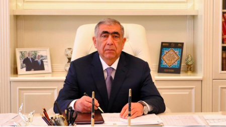 İşdən çıxarılanlar qohumlarıdır: Əmisi oğlu, xalası oğlu, qardaşı oğlu ...