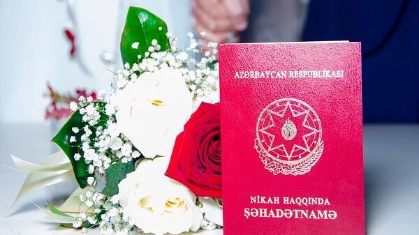 Azərbaycanda bu şəxslər boşandığı adamla yenidən evləndi