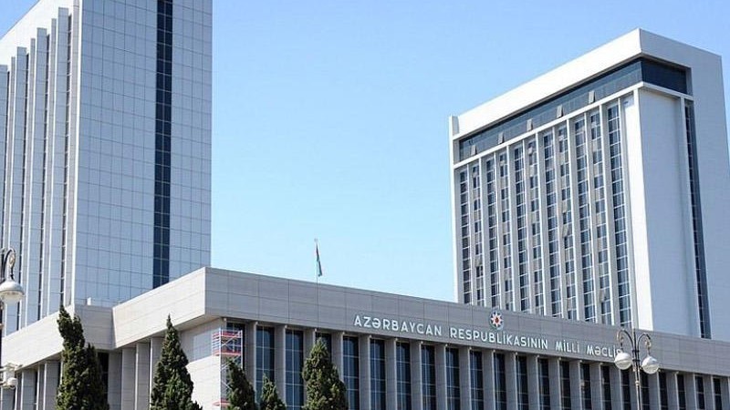 Parlamentdə növbədənkənar sessiya: 10 məsələ müzakirəyə çıxarılır