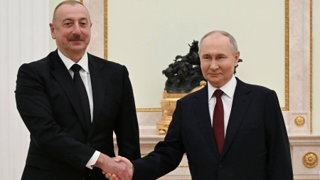Əliyev Putini təbrik etdi