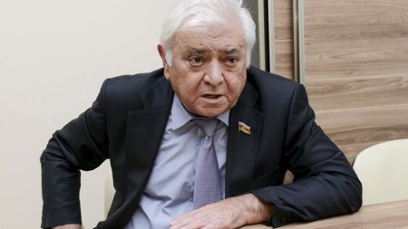 “Mənimkilərin yaşı keçib, deputatların tələbə övladları varsa, gedib işləsinlər” - Video