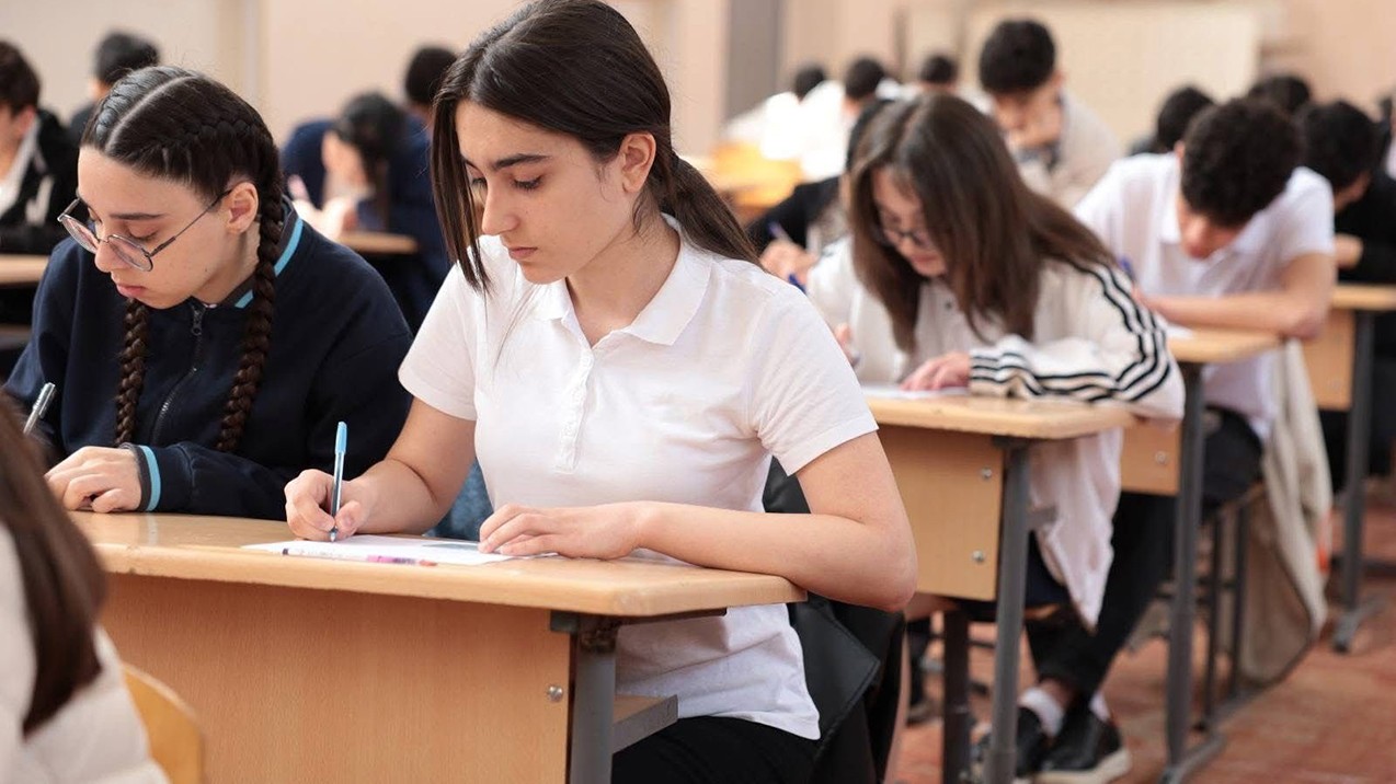 Attestat qiyməti 5 olan 32 şagird - Qəbulda 100-dən az bal toplayıb