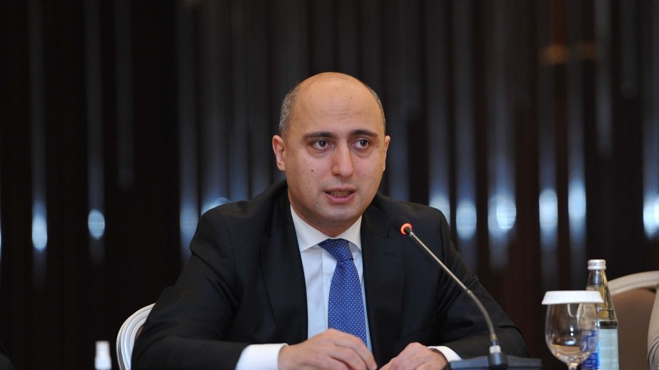 Universitetlər Bakıdan köçürülür? - Nazirdən açıqlama